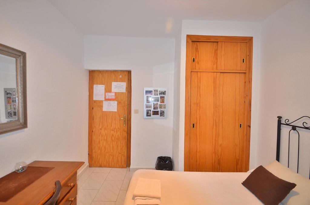 Residencia Ziri Otel Granada Oda fotoğraf